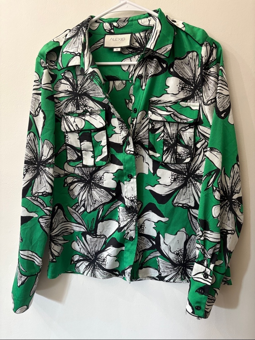 Alexis - Tuckernuck - Green Floral Button-Up Blouse - women’s small